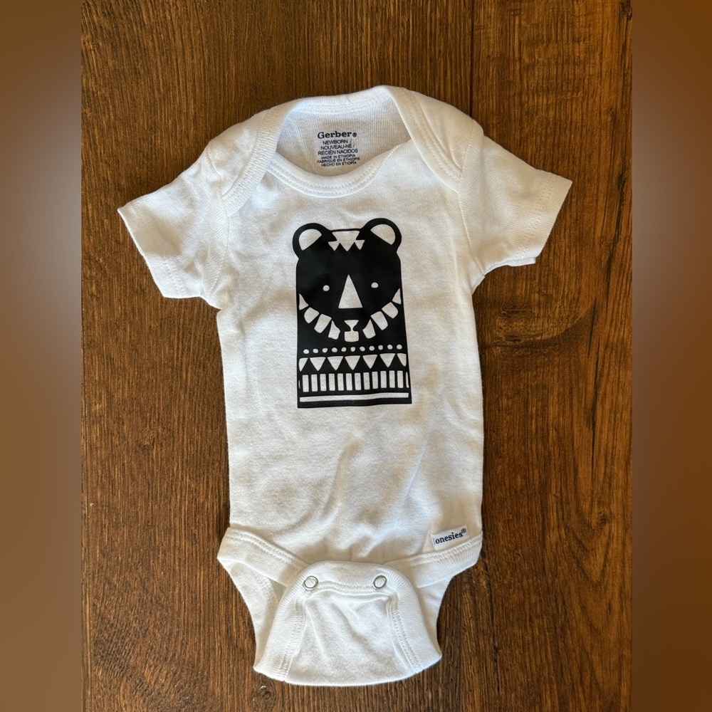 ✨4/$15✨Bear Baby Onesie Gerber Size Newborn